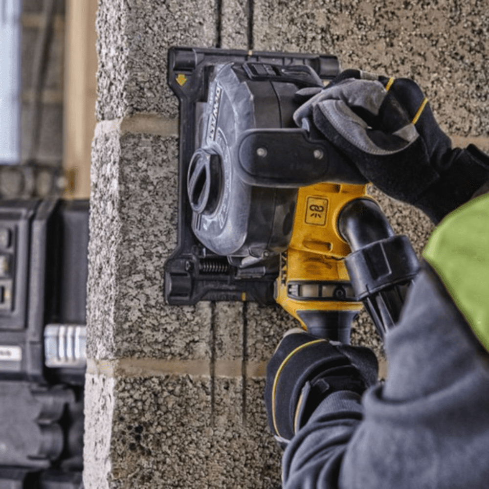 Masina de canelat in beton DeWalt DCG200T2-QW Masina de canelat in beton DeWalt DCG200T2-QW