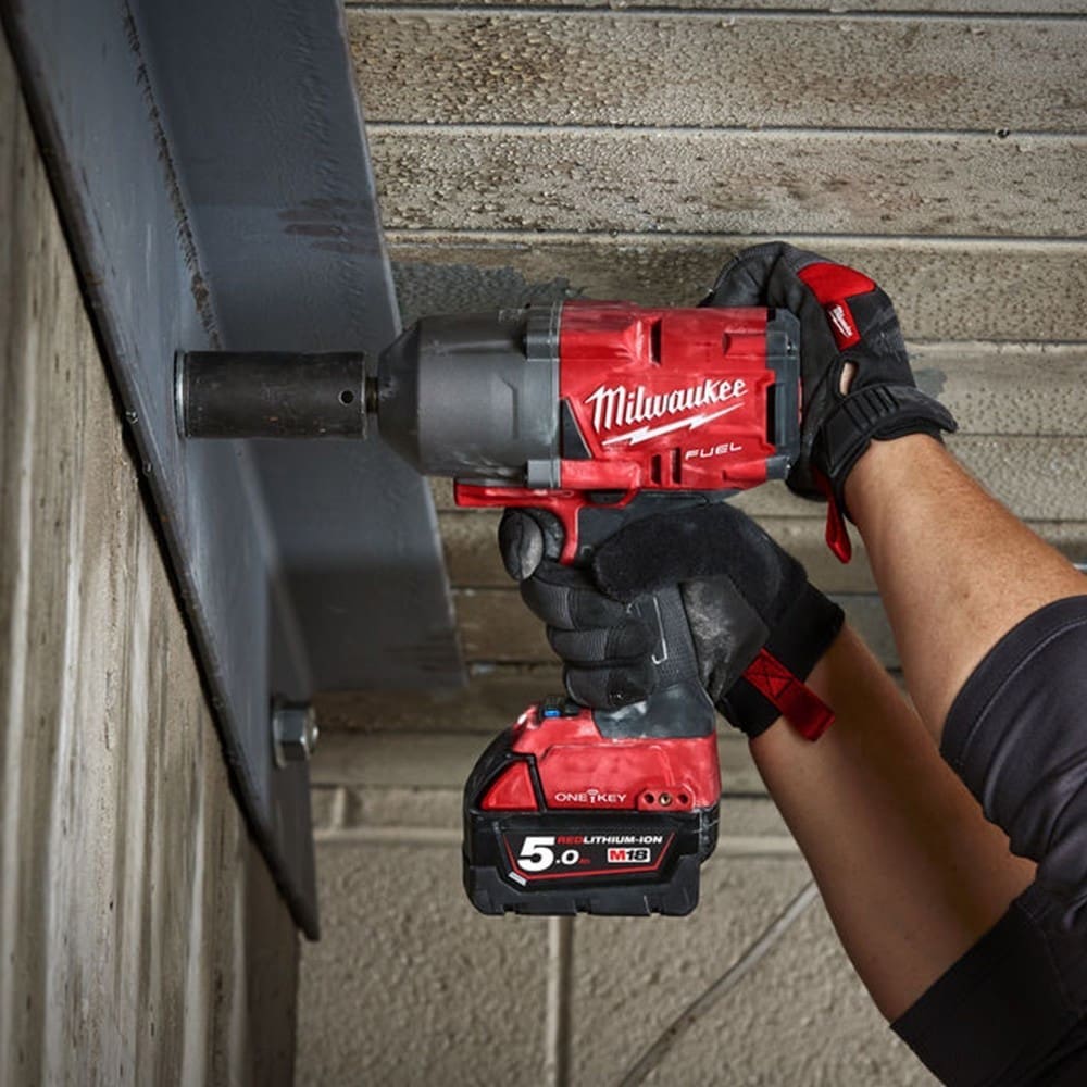 Masina de insurubat cu impact cu 2 acumulatori Milwaukee M18 ONEFHIWP12-502X Masina de insurubat cu impact cu 2 acumulatori Milwaukee M18 ONEFHIWP12-502X