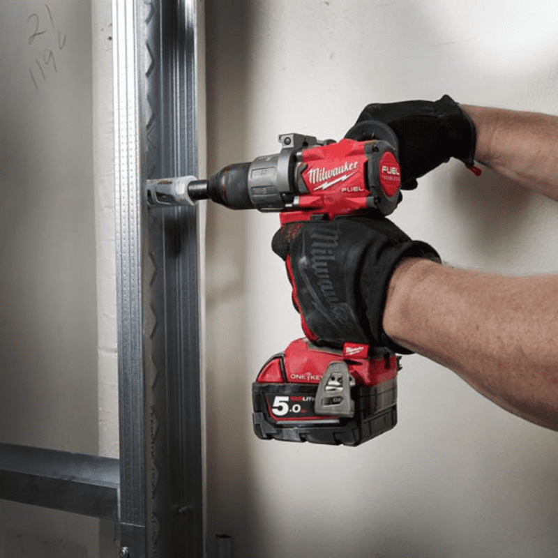 Masina de gaurit/infiletat cu 2 acumulatori Milwaukee M18 ONEDD2-502X Masina de gaurit/infiletat cu 2 acumulatori Milwaukee M18 ONEDD2-502X