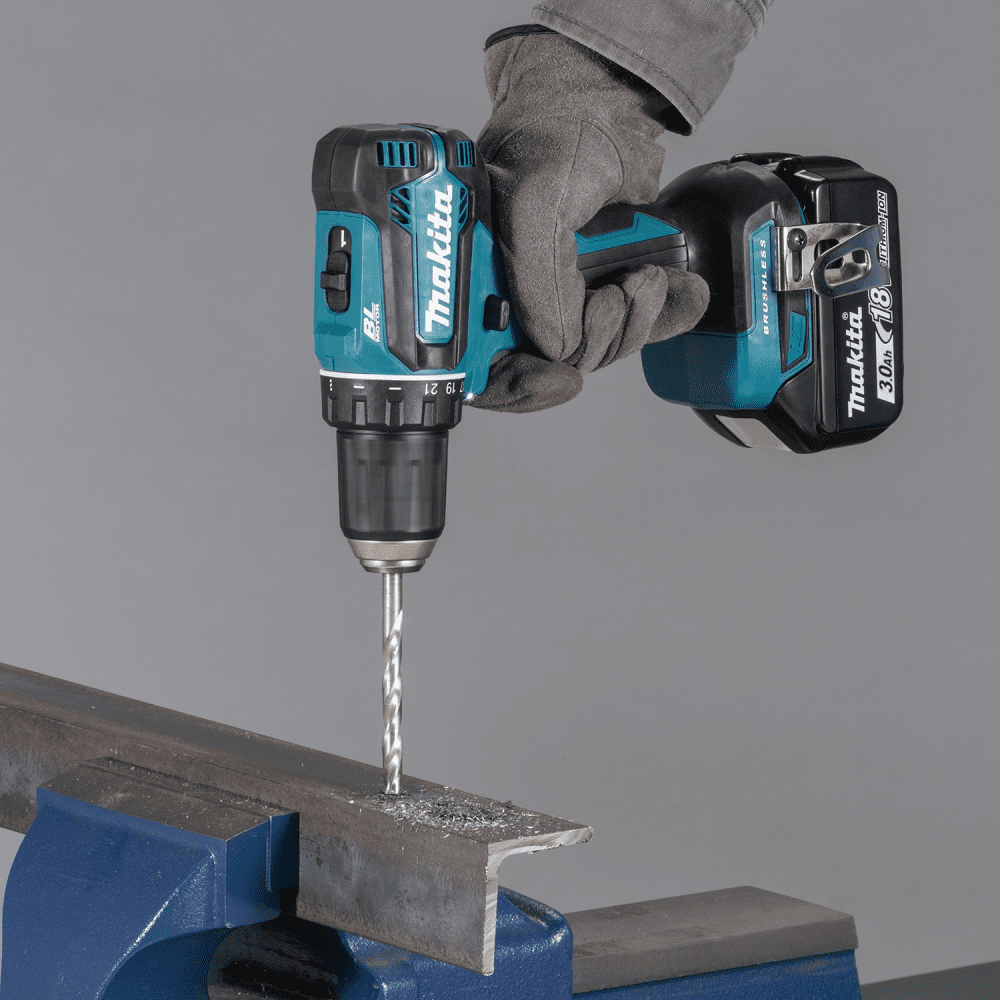 Masina de gaurit cu 2 acumulatori Makita DDF485FYX3 Masina de gaurit cu 2 acumulatori Makita DDF485FYX3
