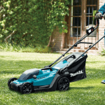 Masina de tuns gazon fara acumulator 36V Makita DLM330Z