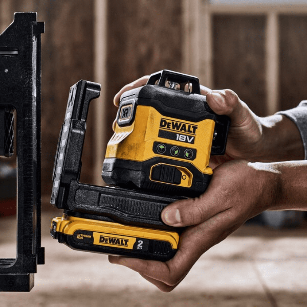 Nivela laser cu linii cu 1 acumulator DeWalt DCLE34031D1 Nivela laser cu linii cu 1 acumulator DeWalt DCLE34031D1