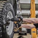 Masina de insurubat cu impact cu 2 acumulatori DeWalt DCF900P2G