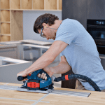 Fierastrau circular cu 2 acumulatori 8Ah cu sina ghidaj Bosch GKT 18V-52 GC