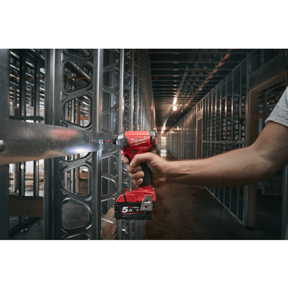 Masina de insurubat cu impact cu 2 acumulatori 5Ah Milwaukee M18 FQID-502X Masina de insurubat cu impact cu 2 acumulatori 5Ah Milwaukee M18 FQID-502X