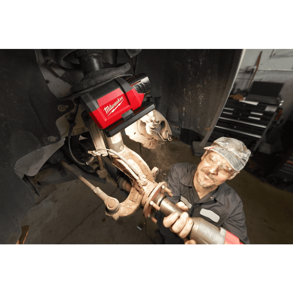 Proiector LED pivotant fara acumulatori Milwaukee M12 PAL-0 Proiector LED pivotant fara acumulatori Milwaukee M12 PAL-0