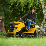 Tractor de tuns gazon pe benzina Cub Cadet XT2 PR95