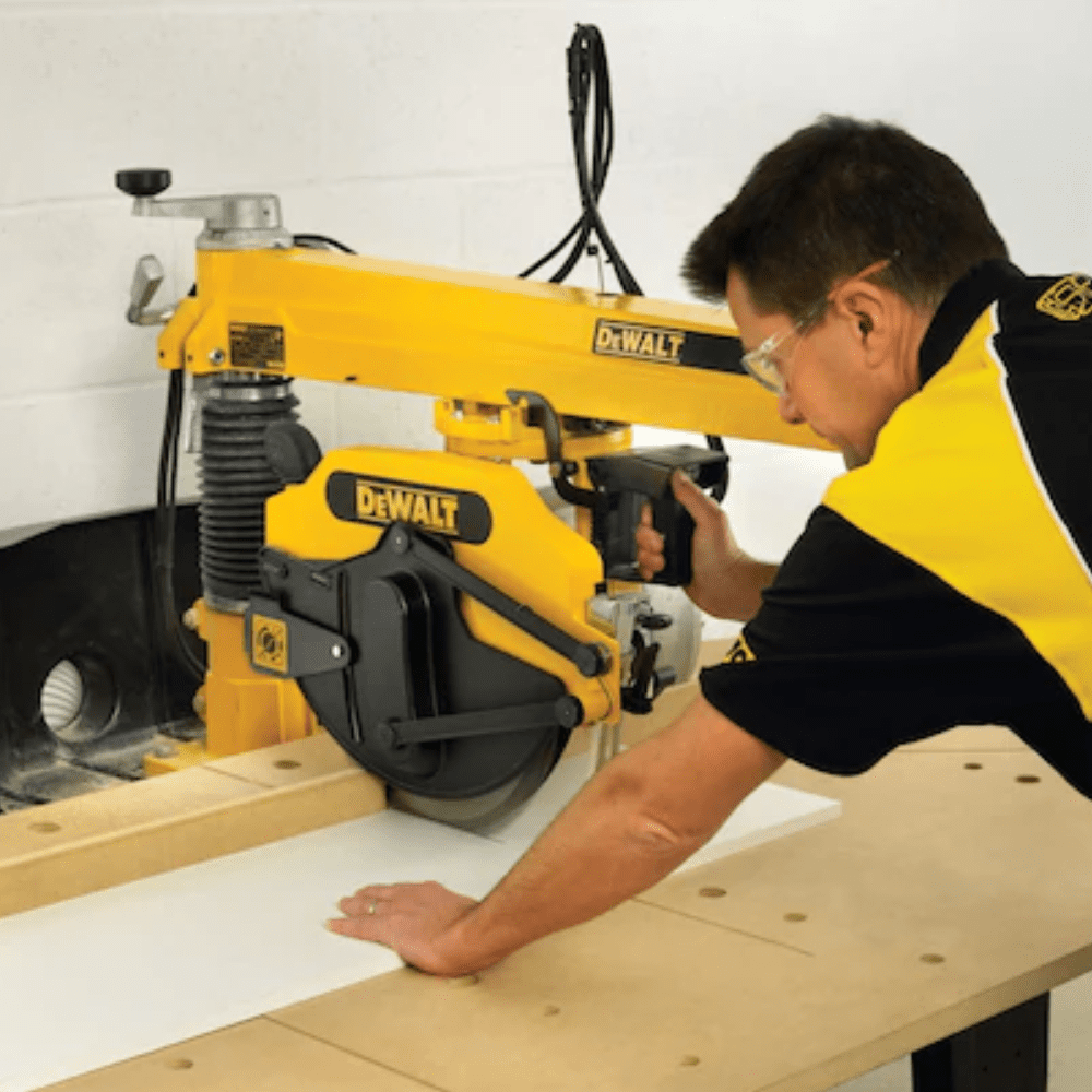 Fierastrau cu brat radial DeWalt DW729KN Fierastrau cu brat radial DeWalt DW729KN